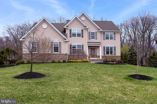7 WINDFLOWER CT, Robbinsville, NJ 08691
