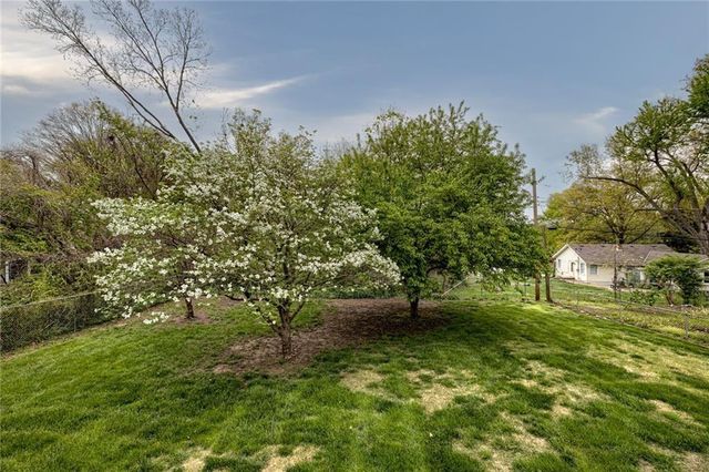 2747 N 52nd Street, Kansas City, KS 66104