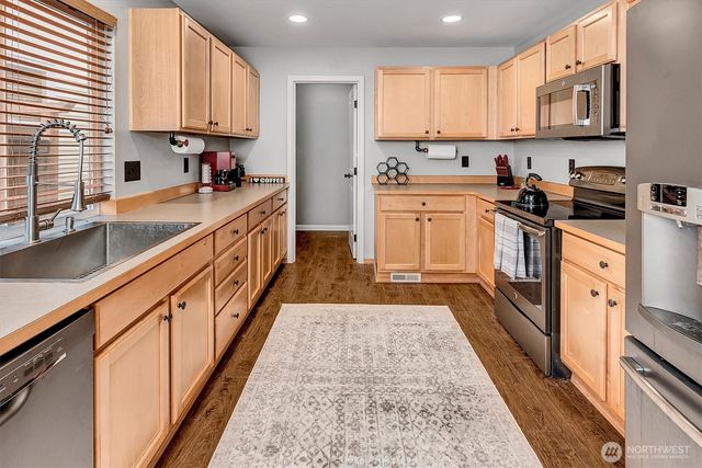 34833 SE Ridge Street, Snoqualmie, WA 98065