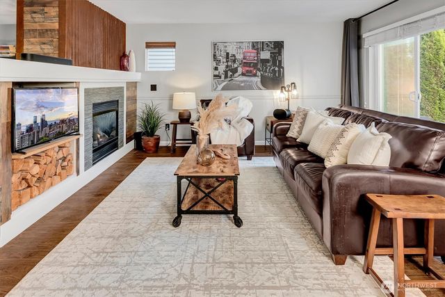 34833 SE Ridge Street, Snoqualmie, WA 98065
