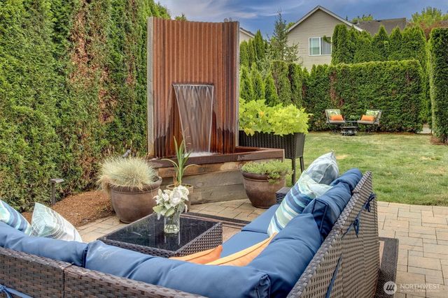 34833 SE Ridge Street, Snoqualmie, WA 98065