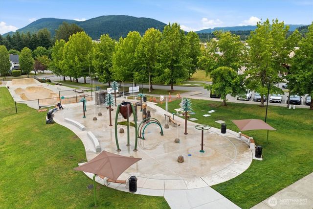 34833 SE Ridge Street, Snoqualmie, WA 98065