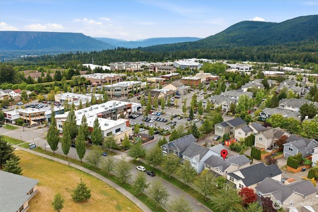 34833 SE Ridge Street, Snoqualmie, WA 98065