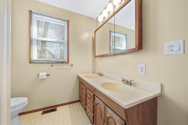 4924 Mission Road, Roeland Park, KS 66205