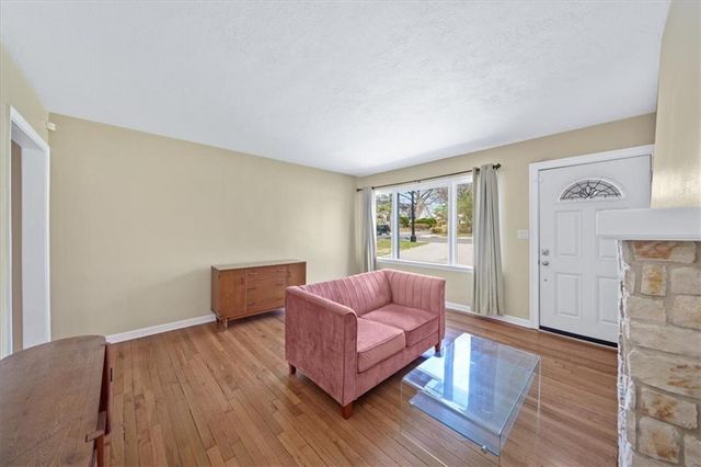 4924 Mission Road, Roeland Park, KS 66205