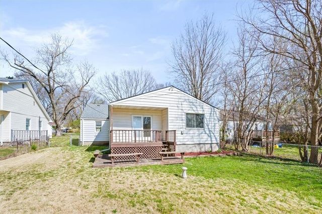 4924 Mission Road, Roeland Park, KS 66205