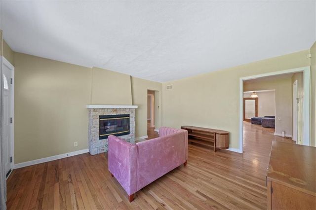 4924 Mission Road, Roeland Park, KS 66205