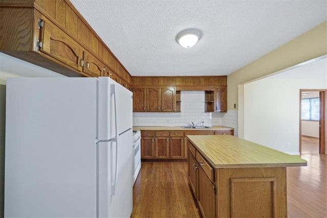 4924 Mission Road, Roeland Park, KS 66205