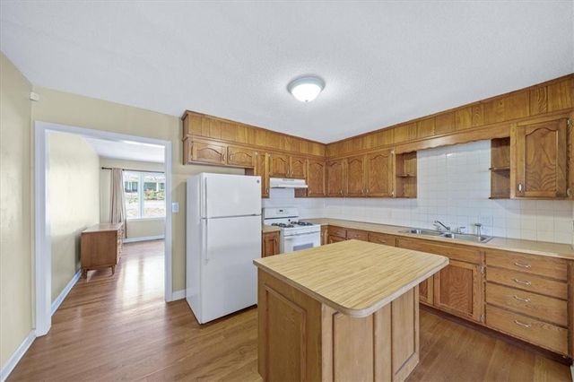 4924 Mission Road, Roeland Park, KS 66205