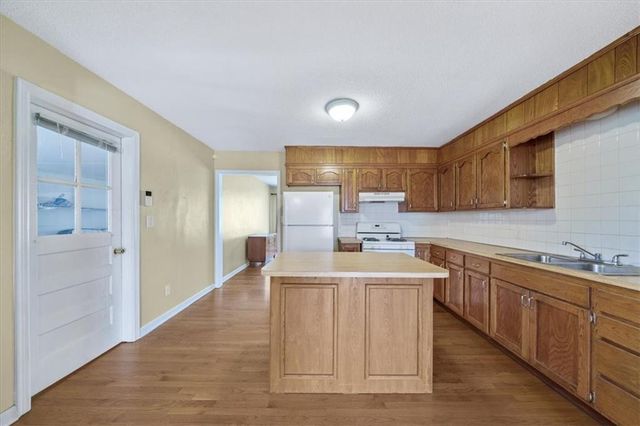 4924 Mission Road, Roeland Park, KS 66205