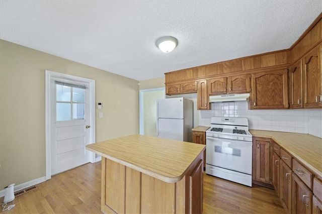 4924 Mission Road, Roeland Park, KS 66205