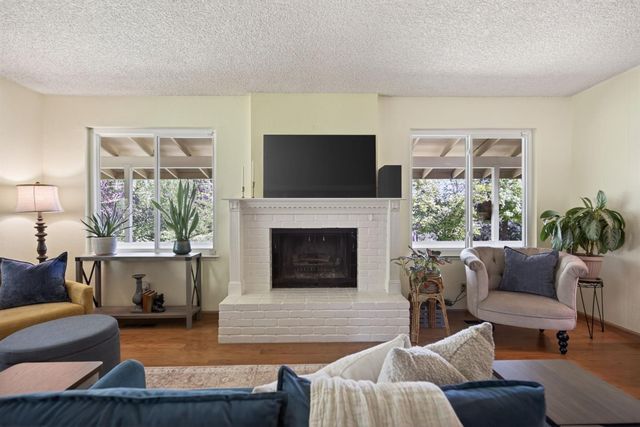 4617 Ringold Rd, Diamond Springs, CA 95619