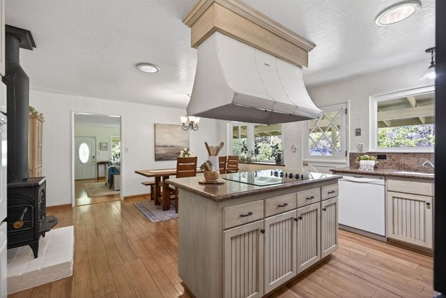 4617 Ringold Rd, Diamond Springs, CA 95619