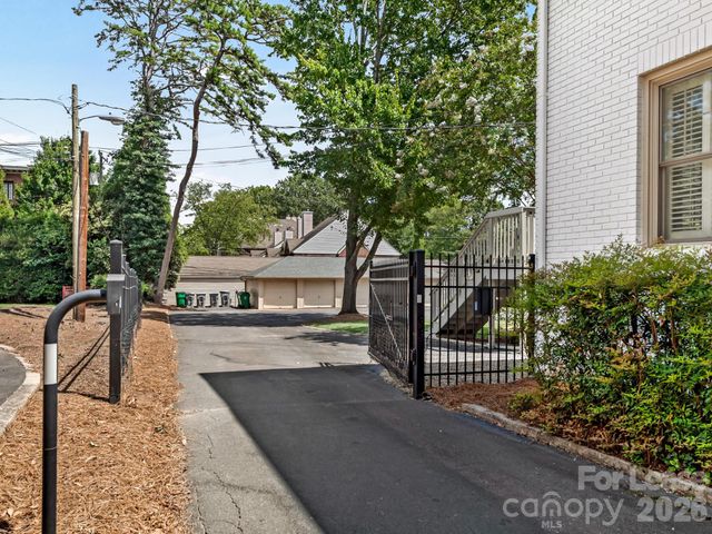 2243 Selwyn Avenue 103, Charlotte, NC 28207