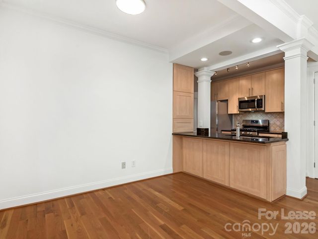 2243 Selwyn Avenue 103, Charlotte, NC 28207