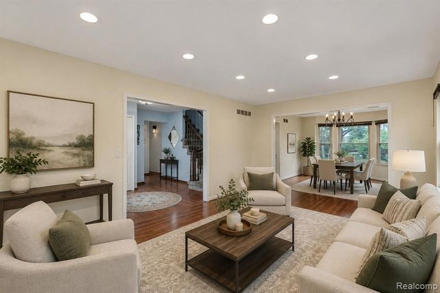 450 Timberline Drive, Rochester Hills, MI 48309