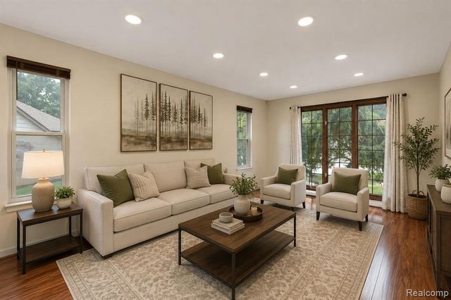 450 Timberline Drive, Rochester Hills, MI 48309