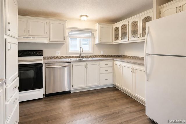 295 Bud Lane, Northville, MI 48167
