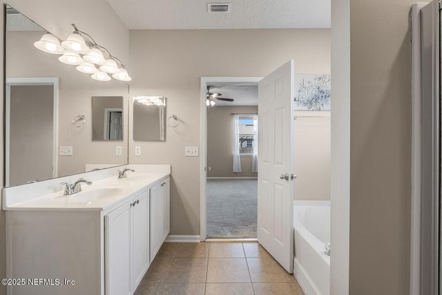 76073 LONG POND Loop, Yulee, FL 32097