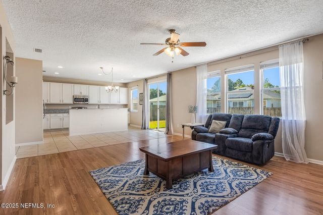 76073 LONG POND Loop, Yulee, FL 32097