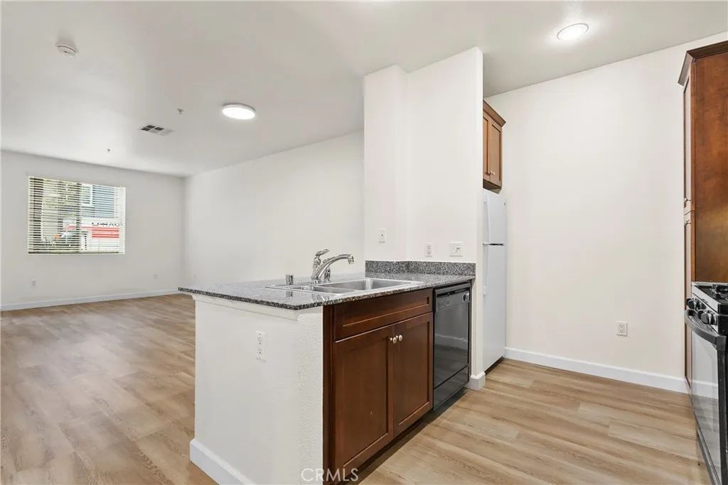 Image 1 of property listing at 1106 Scholarship, Irvine, CA 92612
