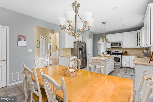 17 BROOKSHIRE DR, Robbinsville, NJ 08691
