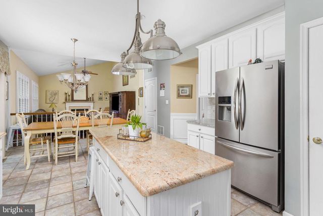 17 BROOKSHIRE DR, Robbinsville, NJ 08691