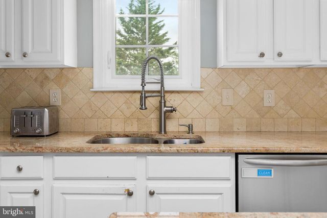 17 BROOKSHIRE DR, Robbinsville, NJ 08691