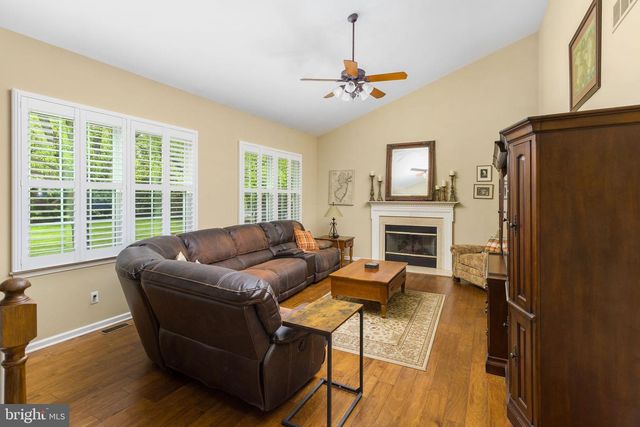 17 BROOKSHIRE DR, Robbinsville, NJ 08691