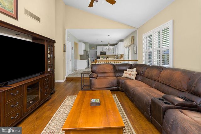17 BROOKSHIRE DR, Robbinsville, NJ 08691