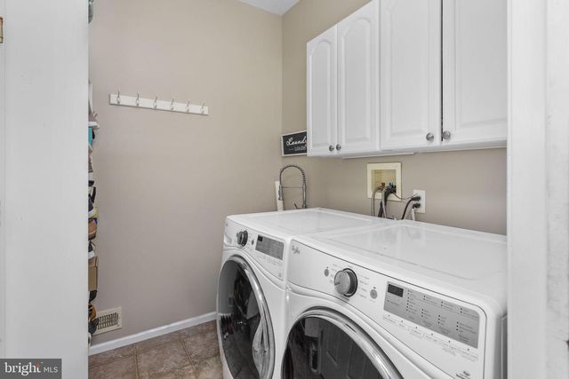 17 BROOKSHIRE DR, Robbinsville, NJ 08691