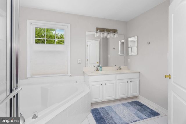 17 BROOKSHIRE DR, Robbinsville, NJ 08691