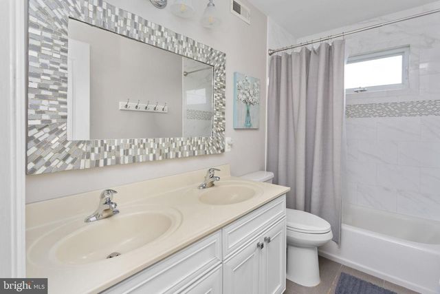 17 BROOKSHIRE DR, Robbinsville, NJ 08691