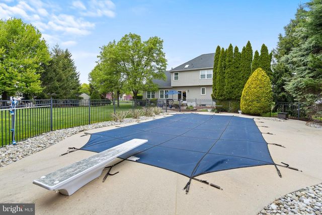 17 BROOKSHIRE DR, Robbinsville, NJ 08691