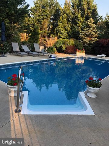 17 BROOKSHIRE DR, Robbinsville, NJ 08691