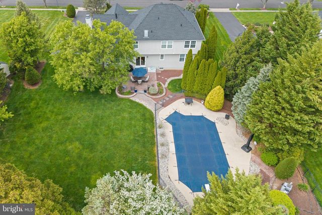 17 BROOKSHIRE DR, Robbinsville, NJ 08691