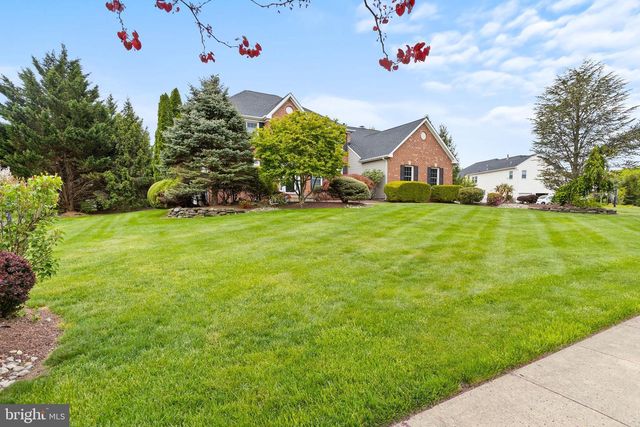 17 BROOKSHIRE DR, Robbinsville, NJ 08691