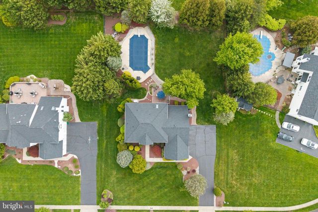 17 BROOKSHIRE DR, Robbinsville, NJ 08691