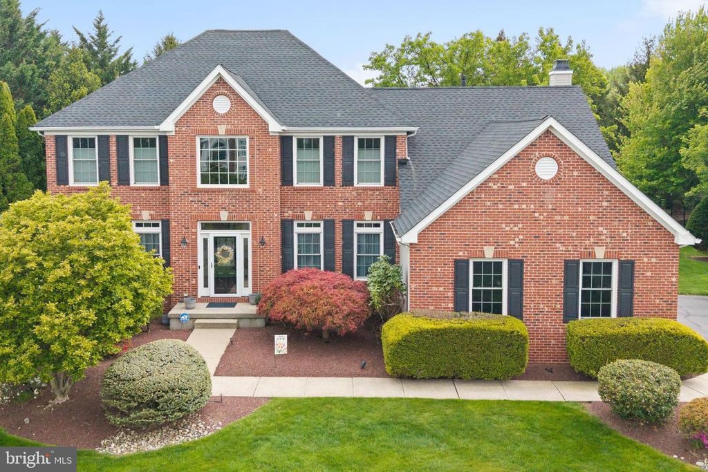 17 BROOKSHIRE DR, Robbinsville, NJ 08691