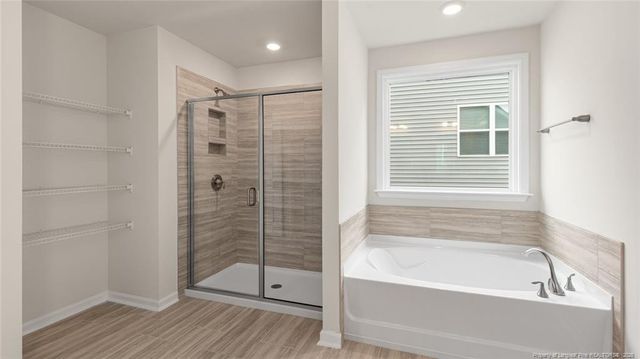 1124 Summer Daisy Circle, Aberdeen, NC 28315