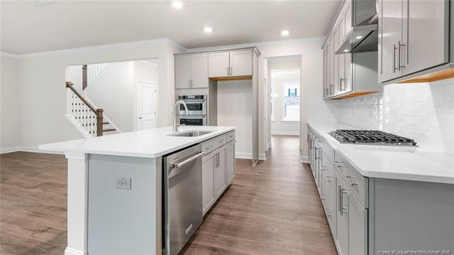 1124 Summer Daisy Circle, Aberdeen, NC 28315