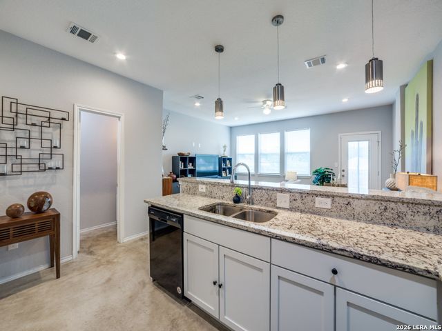 6934 CRESTWAY RD, San Antonio, TX 78239