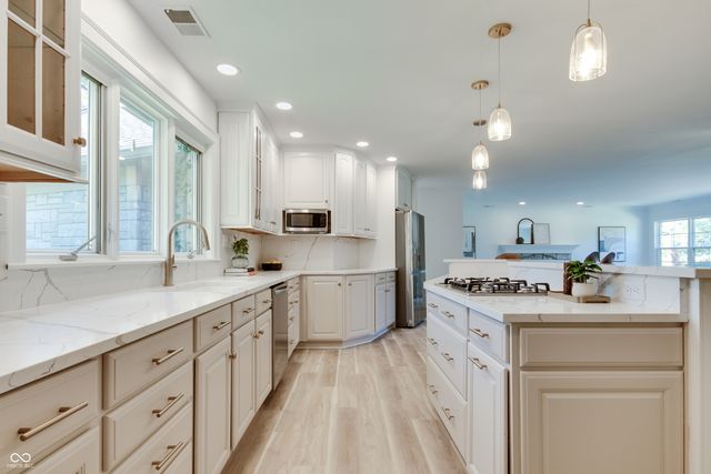 6502 Allisonville Road, Indianapolis, IN 46220