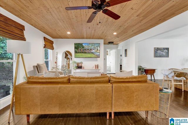 335 10TH STREET NW, Alabaster, AL 35007