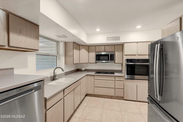 6404 E Calle Mercurio, Tucson, AZ 85710