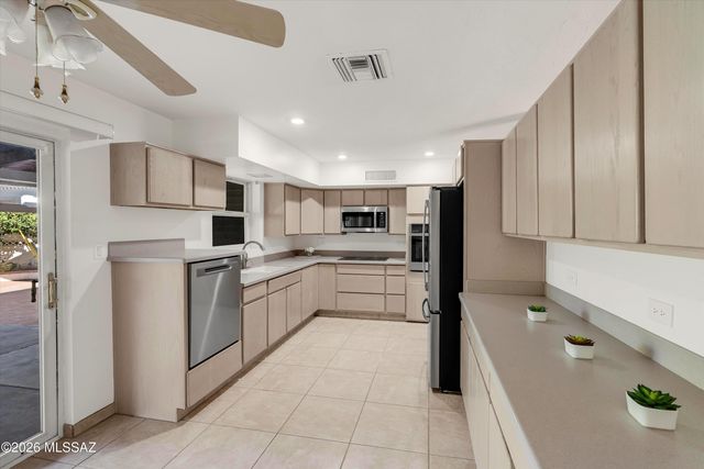 6404 E Calle Mercurio, Tucson, AZ 85710