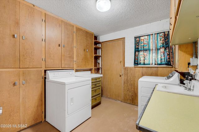 6404 E Calle Mercurio, Tucson, AZ 85710