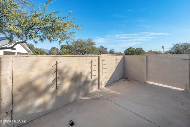 6404 E Calle Mercurio, Tucson, AZ 85710