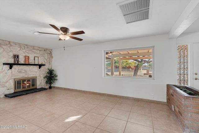 6404 E Calle Mercurio, Tucson, AZ 85710