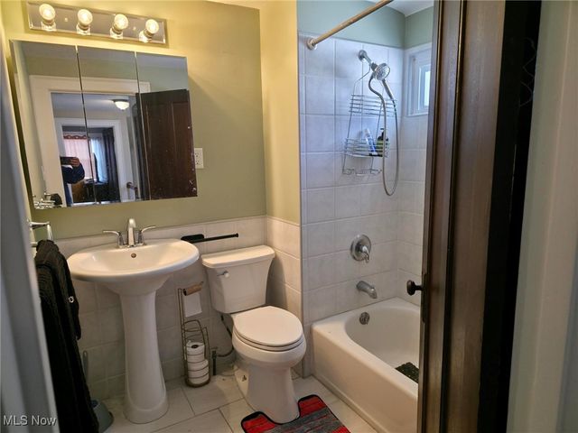 1425 Crescent Road SW, Canton, OH 44710
